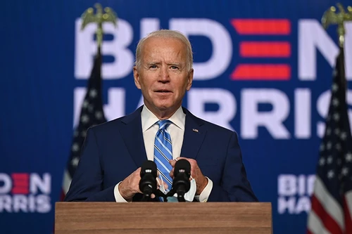 [ẢNH] Những cú ‘sảy chân’ đau đớn của ông Joe Biden trước khi hưởng ‘trái ngọt’