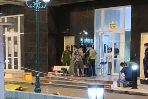 [Tin nhanh tối 12-12-2020] Nam thanh niên tử vong do rơi từ chung cư cao tầng ở TP.HCM