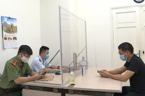 [Tin nhanh tối 10-5-2021] Phao tin phong tỏa Hà Nội, YouTuber Duy “Nến” bị phạt 12,5 triệu đồng