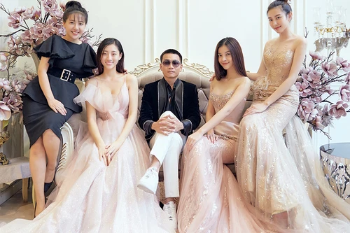 [ẢNH] Huấn luyện viên Wowy 'biến hoá' từ đại ca giang hồ trong 'Ròm' tới người mẫu thời trang