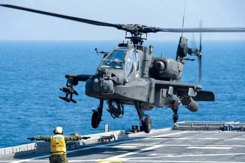 Trực thăng AH-64 Apache mang ‘sát thủ tầm xa’ đến sườn Đông NATO