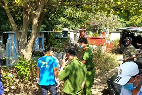 [Tin nhanh tối 5-12-2020] TP.HCM: Đi bẫy chim phát hiện người chết trong tư thế treo cổ