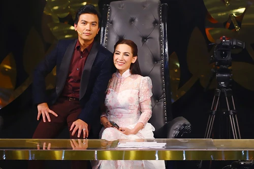 [ẢNH] Hé lộ cuộc sống khác biệt của ‘cặp tình nhân sân khấu’ Phi Nhung – Mạnh Quỳnh