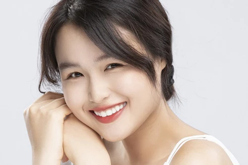 [ẢNH] Nhan sắc xinh đẹp của con gái nghệ sĩ Hoàng Mập