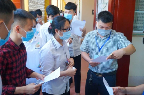 Đề thi môn Ngữ văn THPT Quốc gia đợt 2: ‘An toàn nhưng thiếu sự mới mẻ’