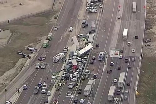 [Tin nhanh tối 12-2-2021] Hơn 100 xe ô tô đâm liên hoàn tại Mỹ, đường cao tốc bị tê liệt