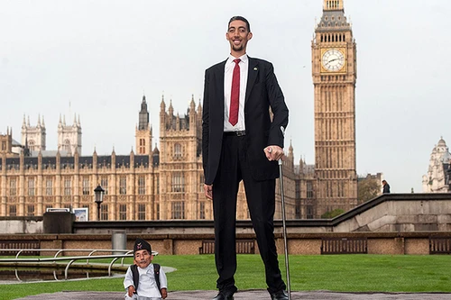 [ẢNH] Những người đàn ông có chiều cao ‘khủng’ nhất thế giới