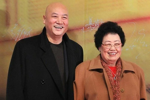 [ẢNH] 'Đường Tăng' Trì Trọng Thuỵ và cuộc hôn nhân viên mãn với người vợ tỷ phú 