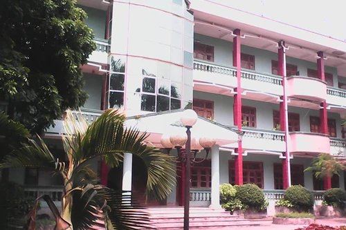 Một hiệu trưởng bị buộc trả lại ngân sách hơn 2 tỷ đồng 