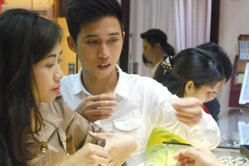 Giá vàng hôm nay 17-9: Bất ngờ tăng gần 100.000 đồng mỗi lượng