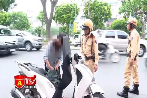 Xử lý gần 27.000 trường hợp không đội mũ bảo hiểm khi đi xe máy