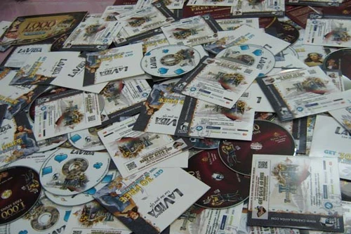 Điều tra vụ 241 DVD dạy đánh bạc trực tuyến gửi từ nước ngoài về