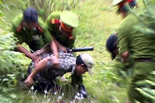 1 cảnh sát bị thương nặng khi vây bắt tội phạm ma túy