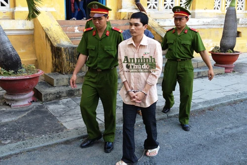 Vợ từ chối ân ái, chồng tức giận đâm 9 nhát dao