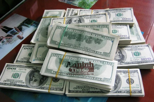 Tên cướp 147 ngàn USD bị CSGT tóm vì không đội mũ bảo hiểm