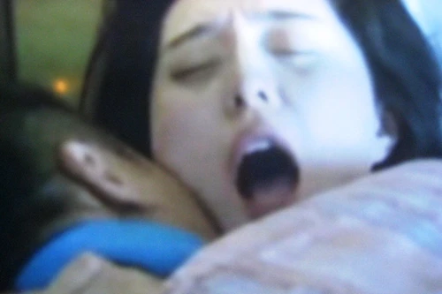 Thấy phụ nữ tắm hớ hênh, nổi "máu dê" làm càn