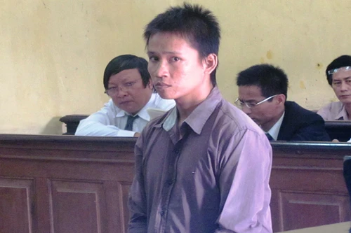 Nhân tình trẻ dùng búa đánh “vợ hờ” đến chết vì tội “bất kính”