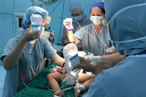 Vụ bé sơ sinh 11 ngày tuổi bị đâm: Nghi phạm ám ảnh vì bị chê là... tâm thần?