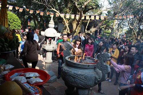 lễ chùa ngày Tết