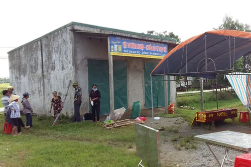 Phát hiện người đàn ông đột tử bên quốc lộ