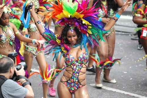 Tưng bừng lễ hội đường phố lớn nhất châu Âu