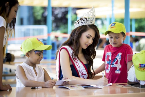 Hoa hậu Jennifer Chung mang niềm vui đến cho bệnh nhân ung thư