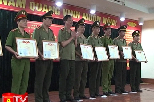 Khai giảng lớp bồi dưỡng kiến thức quản lý Nhà nước và kỹ năng lãnh đạo