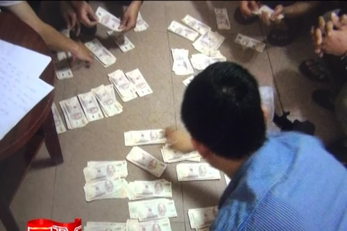 Khởi tố đối tượng vận chuyển tiền giả và buôn bán trái phép chất ma túy