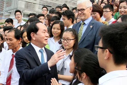 Cả nước náo nức bước vào năm học mới 