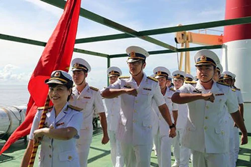 Những con tàu của Hải quân Việt Nam vươn ra biển lớn