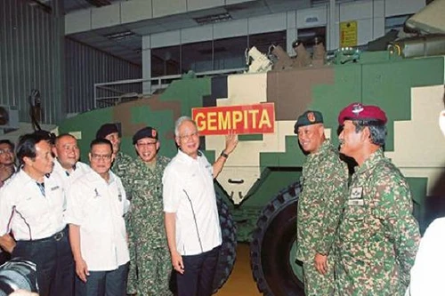 Lục quân Malaysia tiếp nhận 12 xe chiến đấu bộ binh nội địa mới