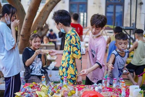 Trung thu sớm với trẻ mồ côi Hà Cầu