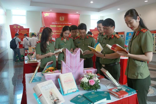 Lan tỏa văn hóa đọc trong lực lượng Công an Hà Nội
