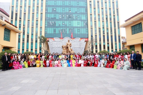 Phát huy phẩm chất của người phụ nữ Việt Nam trong kỷ nguyên mới