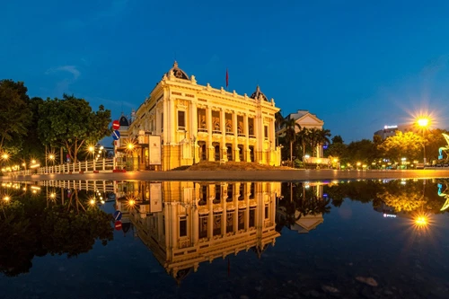 Nhà hát Lớn kể chuyện 115 năm hoạt động bằng ánh sáng và công nghệ