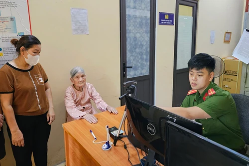 Công an xã Đại Áng: Cách làm sáng tạo trong thực hiện kích hoạt định danh điện tử