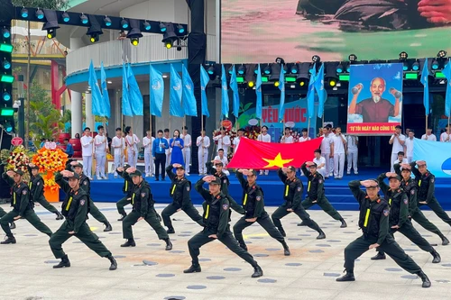 Tôn vinh sức trẻ, nhiệt huyết và tinh thần cống hiến của thanh niên Hà Nội