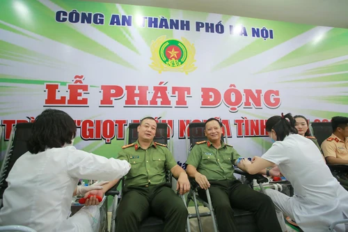 Công an Hà Nội phát động hành trình "Giọt máu nghĩa tình 2022" 