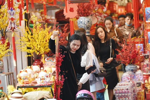 Hàng Mã mùa Tết về 