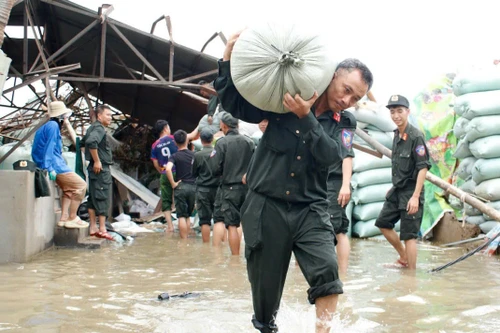 Hàng nghìn Cảnh sát cơ động tham gia ứng phó, khắc phục hậu quả cơn bão số 10