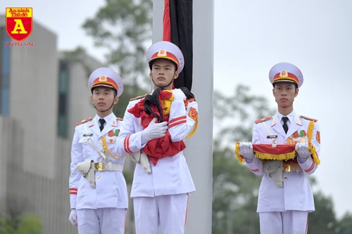 Lễ thượng cờ rủ Quốc tang nguyên Tổng Bí thư Lê Khả Phiêu 