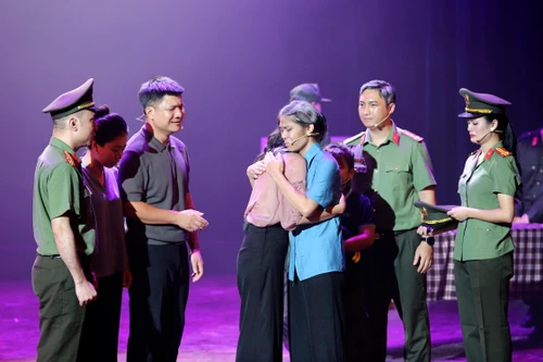 "Đồng đội tôi” - Sự quả cảm, nhiệt huyết của những người lính phòng cháy Công an Hà Nội