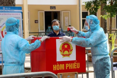 [Ảnh] Chủ động phòng chống dịch Covid-19 trong ngày bầu cử