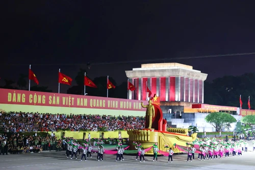 Toàn cảnh buổi tổng hợp luyện diễu binh, diễu hành chào mừng Quốc khánh 2-9 