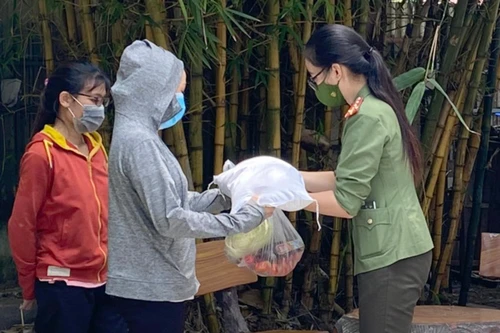 Chuyện về nữ chiến sĩ Công an Hà Nội với tấm lòng nhân ái