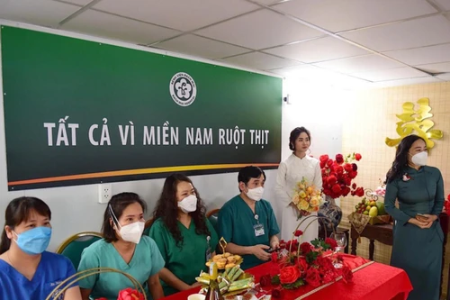 Đám cưới đặc biệt tại Bệnh viện dã chiến 