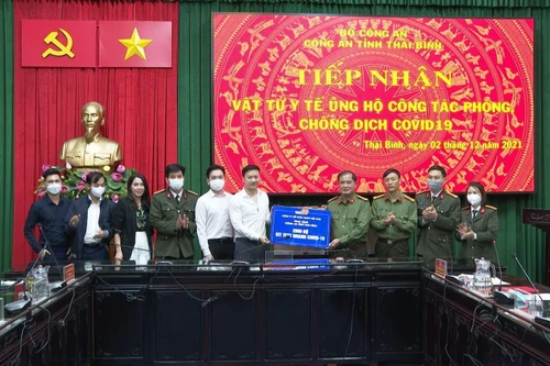 Chung tay ủng hộ công tác phòng chống dịch Covid-19