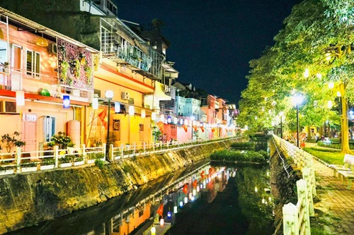 Có một Hội An bên hồ Trúc Bạch