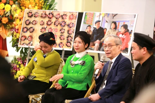 Những bức ảnh kể chuyện Làng Nủ với hành trình hồi sinh từ đau thương