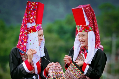 Trải nghiệm nét văn hóa của 54 dân tộc qua "Sắc màu các dân tộc Việt Nam"